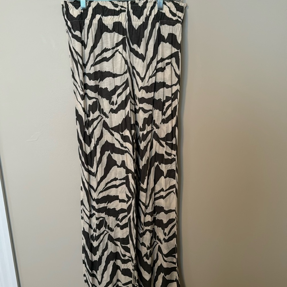H&M l Zebra Print Wide-Leg Pants